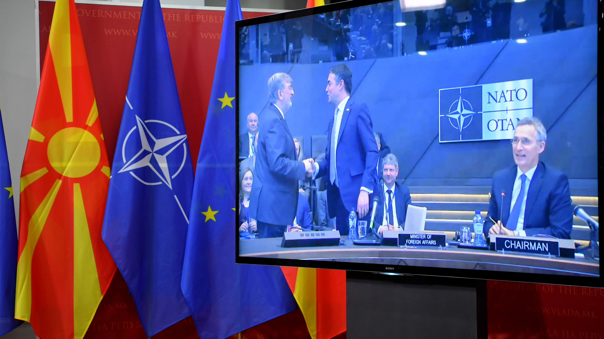 Οι προσδοκίες των Σκοπίων μετά την υπογραφή του Πρωτοκόλλου Προσχώρησης στο ΝΑΤΟ