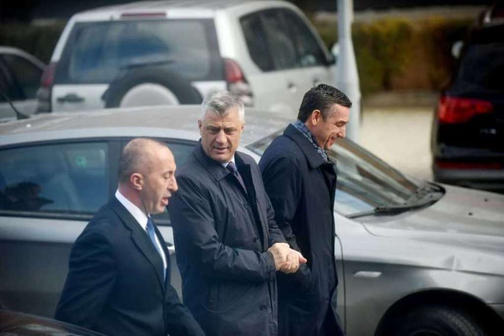 Οι ηγέτες του κράτους στο Κοσσυφοπέδιο πραγματοποιούν επείγουσα συνάντηση για το διάλογο με τη Σερβία