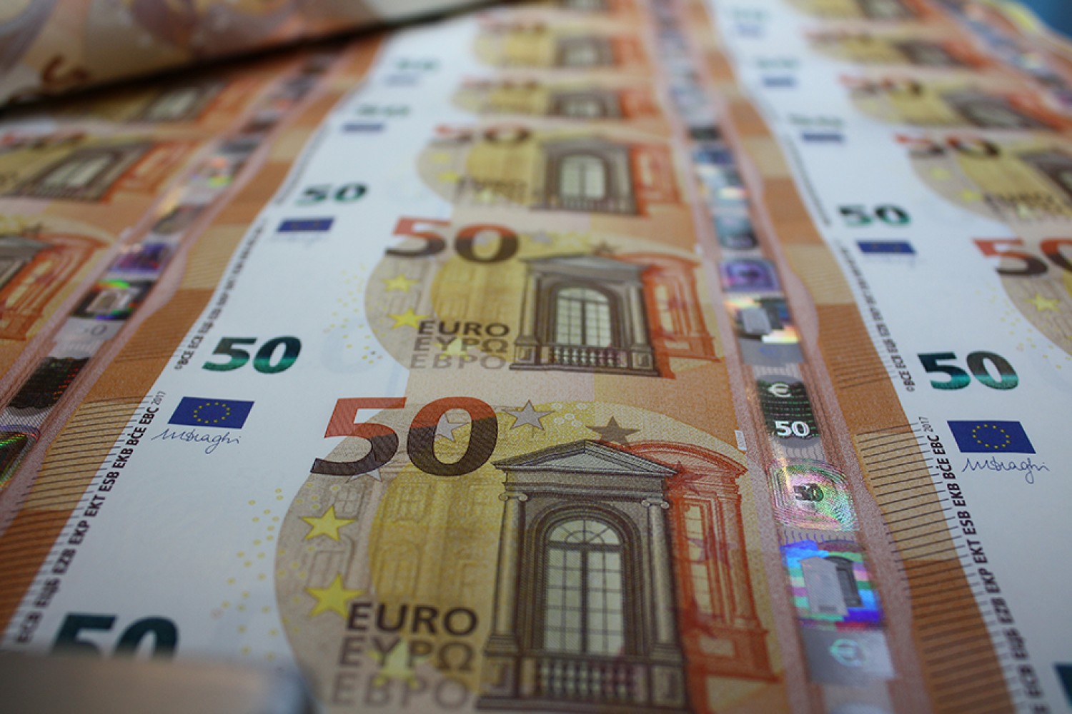 Ξεκινά η ελληνική Αναπτυξιακή τράπεζα με “κουμπαρά” 5 δισ.