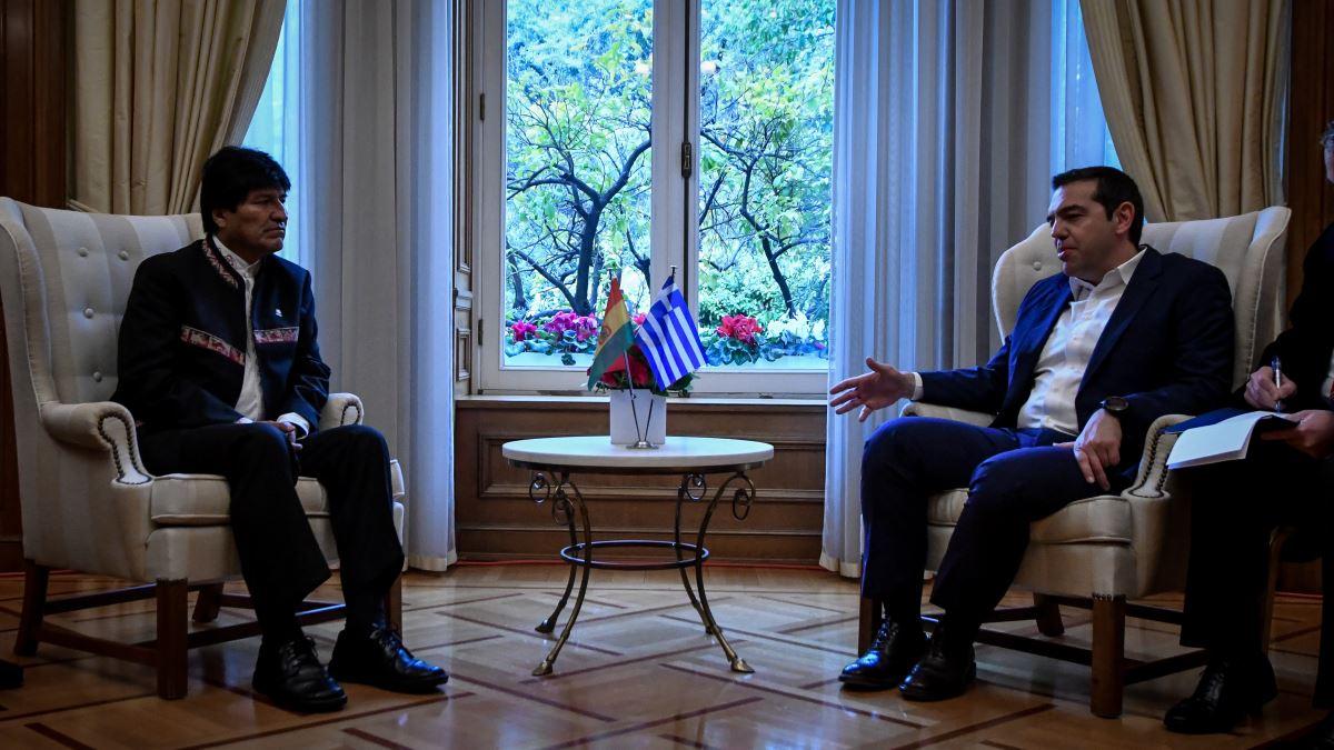 Θερμά λόγια και συνεργασίες μεταξύ Τσίπρα και Μοράλες