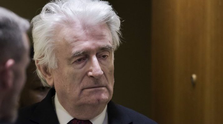 O Karadzic που προκαλεί αμηχανία στην εξουσία και διχάζει την αντιπολίτευση
