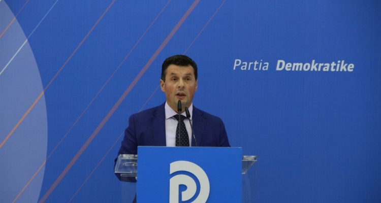 Συνέντευξη IBNA. Πρώην βουλευτής σχολιάζει την πολιτική κρίση στην Αλβανία