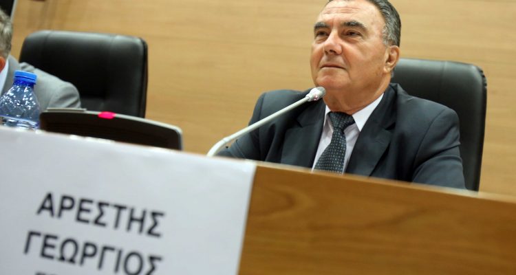 Θύελλα αντιδράσεων από την παραίτηση Αρέστη