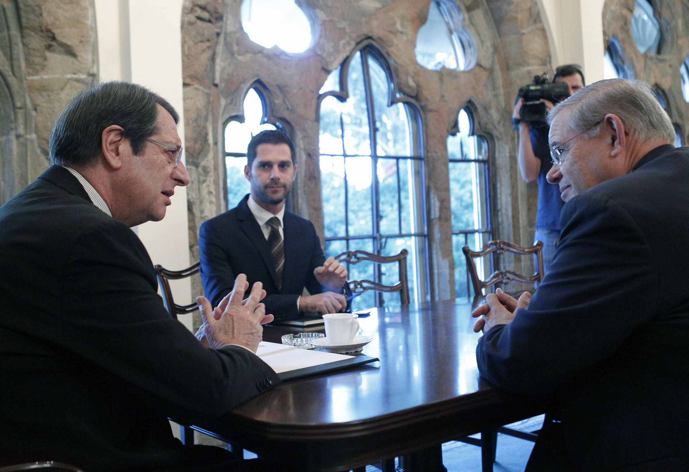 Βήμα-βήμα η άρση του εμπάργκο όπλων για την Κύπρο