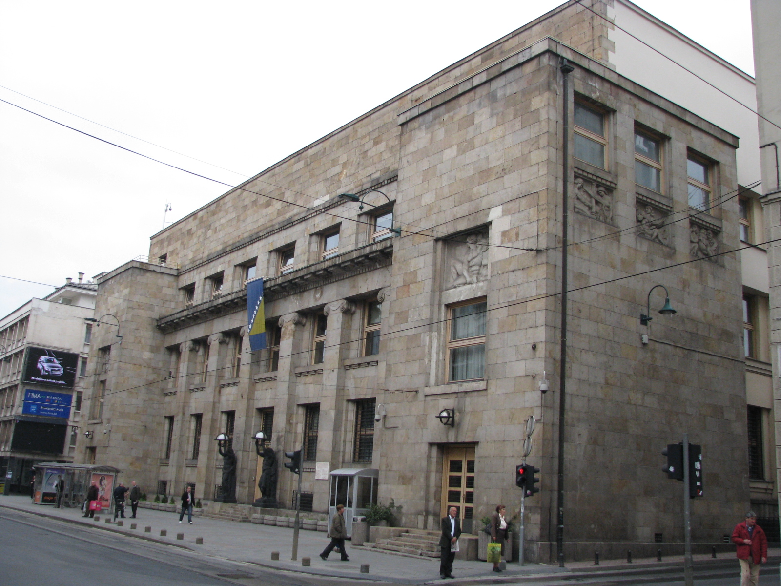 Η περιοχή των Βαλκανίων θα πρέπει να παρακολουθήσει τις παγκόσμιες τάσεις, αλλά να επικεντρωθεί στην ΕΕ και την ευρωζώνη