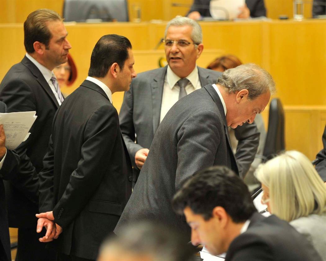 Κύπρος: Επιμένουν σε παραίτηση του ΥΠΟΙΚ για τον Συνεργατισμό