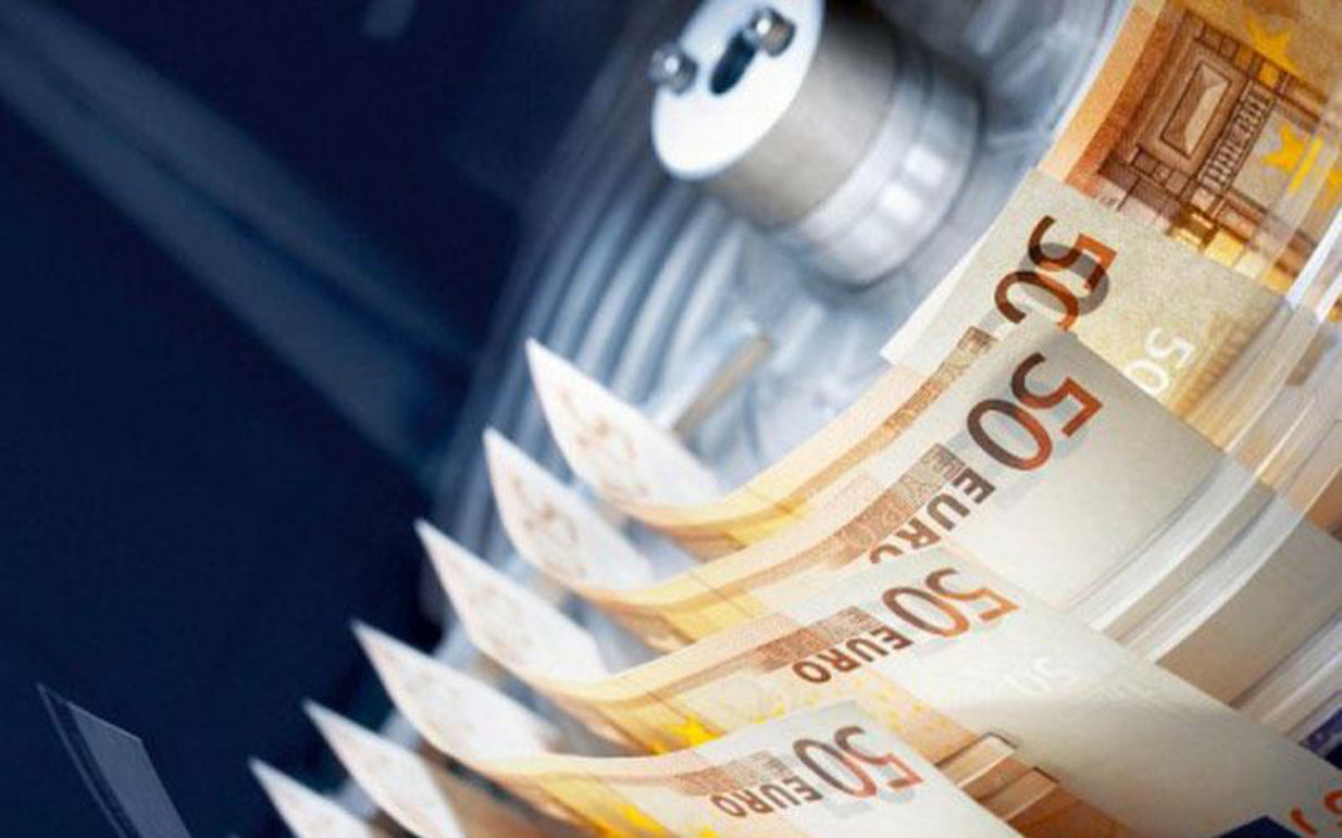 Στην ελληνική Βουλή η Αναπτυξιακή τράπεζα με “προίκα” 5 δισ.