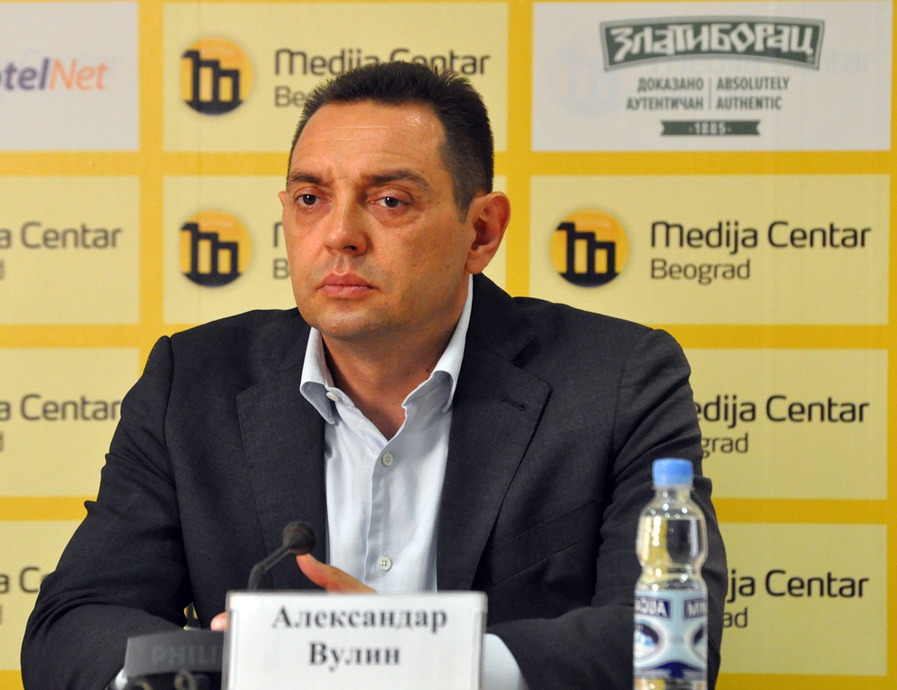 Σε απεργία πείνας κατεβαίνουν οι οπαδοί του Vucic, συμπεριλαμβανομένου του υπουργού Άμυνας!