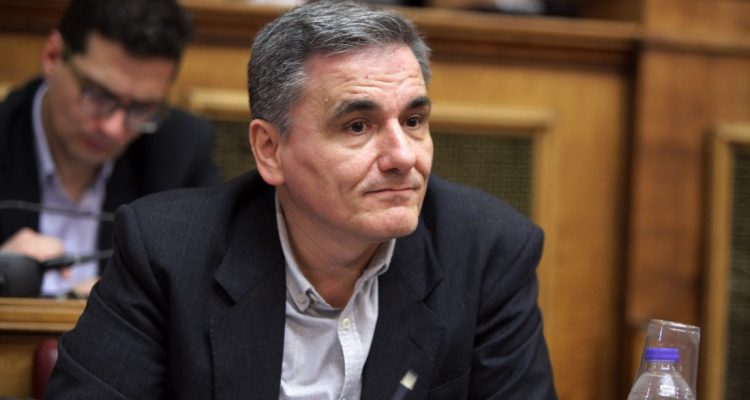 Το γιγαντιαίο πλεόνασμα φέρνει νέα δέσμη θετικών μέτρων