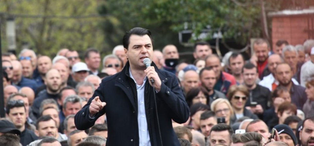 Έτοιμη να αποκλείσει δρόμους η αντιπολίτευση στην Αλβανία