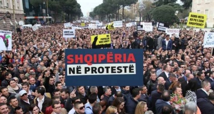 Η αντιπολίτευση στην Αλβανία ετοιμάζεται για τη σημερινή διαμαρτυρία