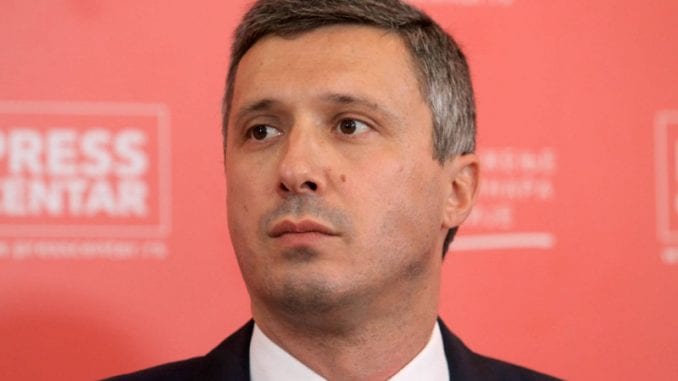 Το κόμμα του Vucic είναι ένα «πηγάδι διαφθοράς», λέει ο αρχηγός της αντιπολίτευσης