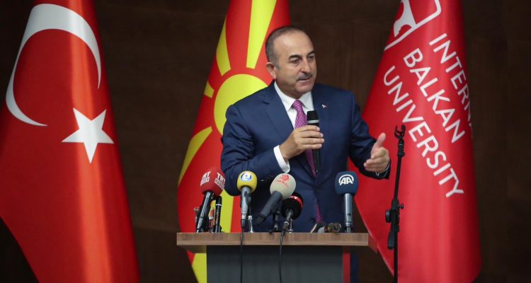 Cavusoglu: Δεν πρέπει να βλέπουμε τις κυρώσεις ως σοβαρές