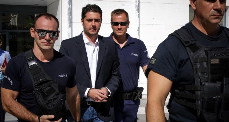 Κόντρα κυβέρνησης- ΣΥΡΙΖΑ για την αποφυλάκιση του… “Mr. Energa”