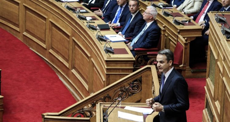 Κορυφώνεται απόψε η πρώτη μάχη της νέας Βουλής
