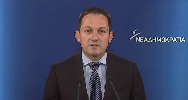 Στέλιος Πέτσας: δεν μειώνεται το αφορολόγητο δεν κόβονται επιδόματα