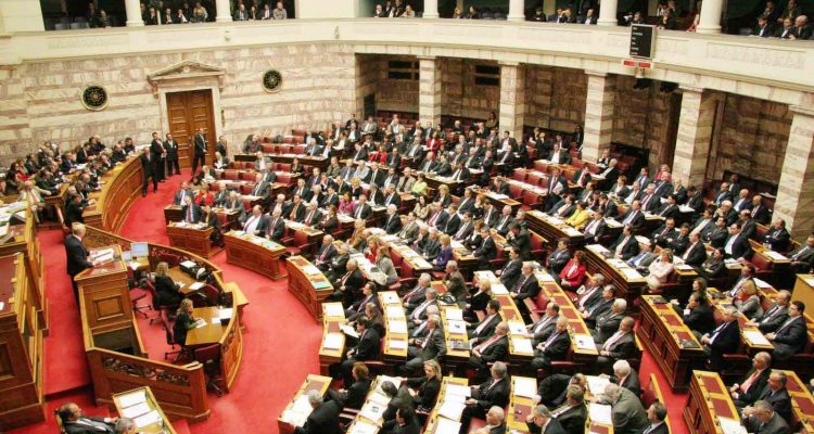 Για την πρώτη αντιπαράθεση εντός και εκτός Βουλής ετοιμάζεται η κυβέρνηση