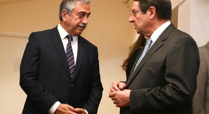 Άτυπη συνάντηση έχουν σήμερα Αναστασιάδης Akinci