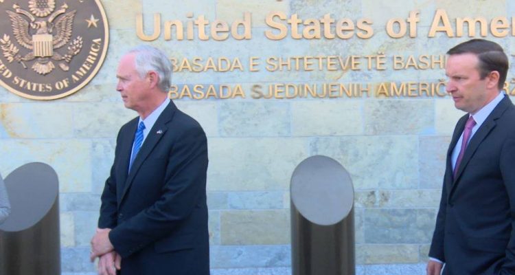 Το Κοσσυφοπέδιο και η Σερβία πρέπει να κάνουν δύσκολες επιλογές, λένε Αμερικανοί Γερουσιαστές