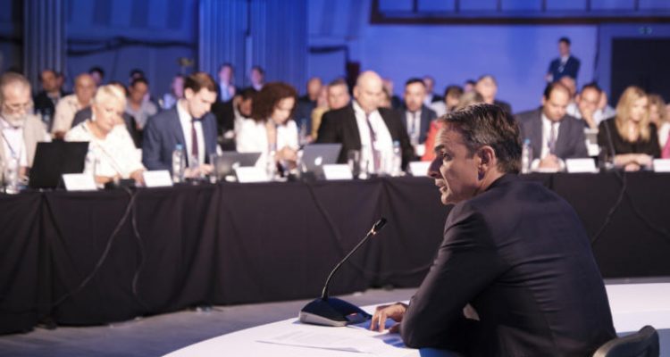ΣΥΡΙΖΑ για Μητσοτάκη στην ΔΕΘ: Ανάπτυξη δίχως κανόνες για λίγους και ισχυρούς