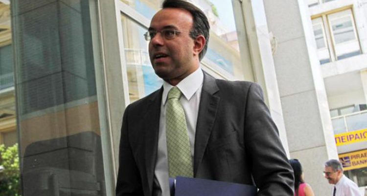 Τι θα συζητήσει ο Σταϊκούρας με τους Θεσμούς