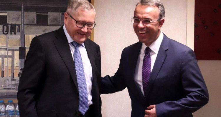 Παραμένει το δημοσιονομικό κενό για το 2020