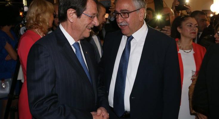 Να εντείνουν τις προσπάθειες, είπε η Σπέχαρ σε Αναστασιάδη-Ακιντζί