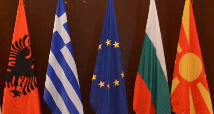 Το EASC προειδοποιεί για τους κινδύνους μη ανοίγματος των συνομιλιών ένταξης στην ΕΕ με τη Βόρεια Μακεδονία