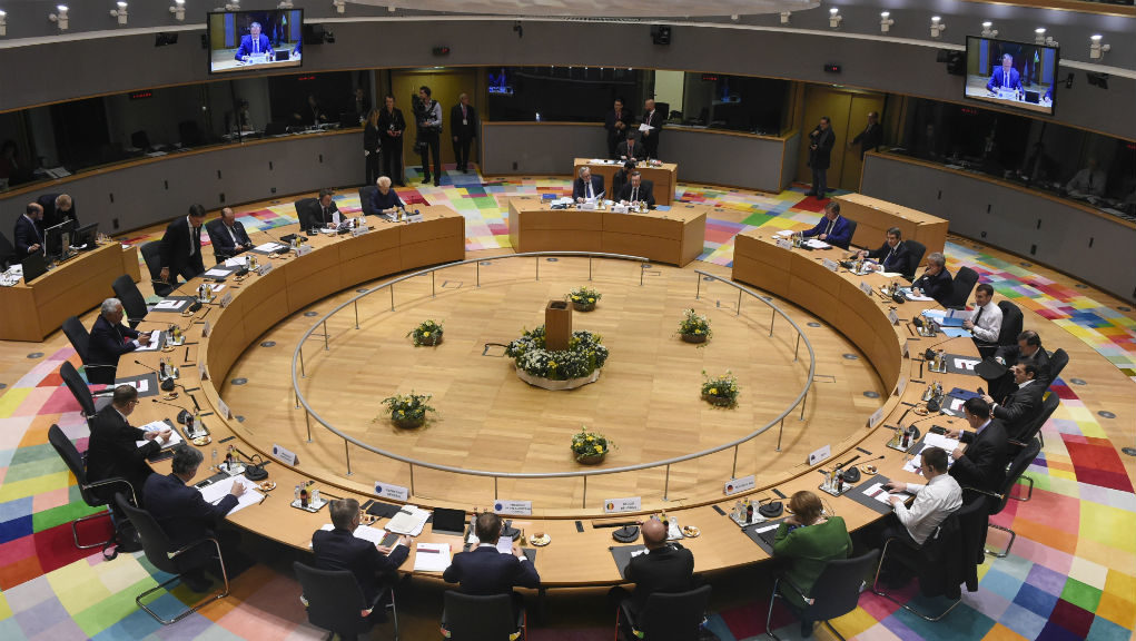 Η κυβέρνηση πάει στη συνάντηση του Eurogroup με δύο βασικούς στόχους