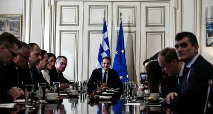Το προσφυγικό-μεταναστευτικό στην συνάντηση Μητσοτάκη με τους επιτρόπους Σχοινά και Johansson