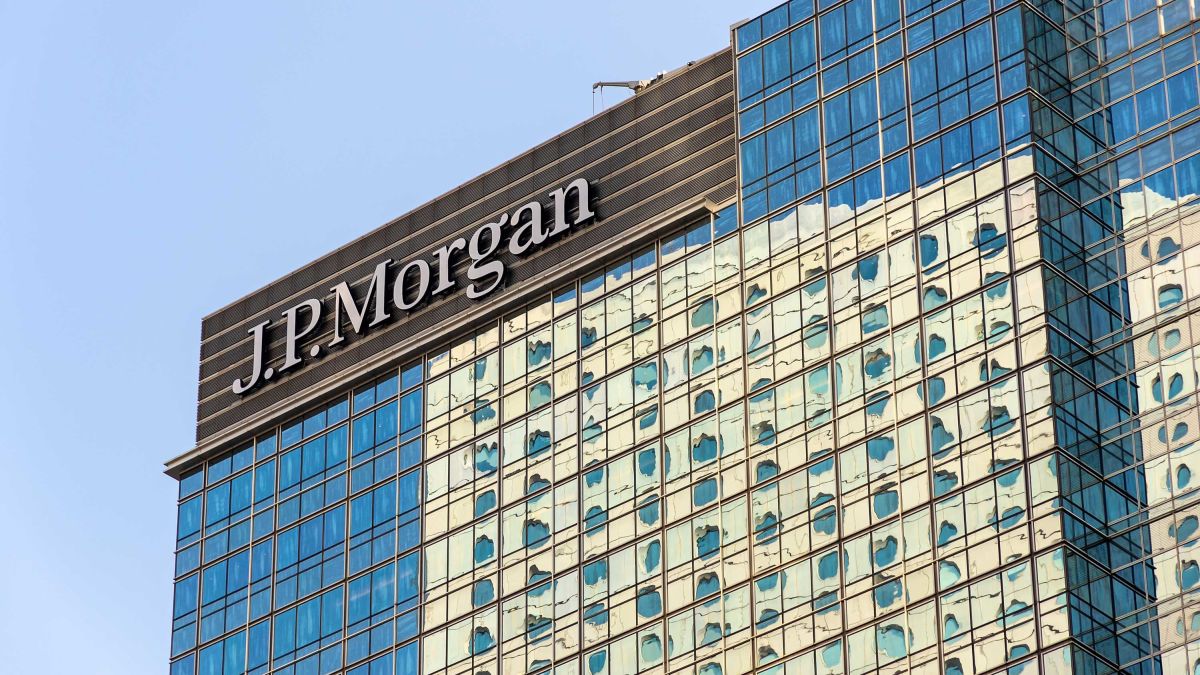 JP Morgan: Θετικός ο “Ηρακλής” για τις ελληνικές τράπεζες
