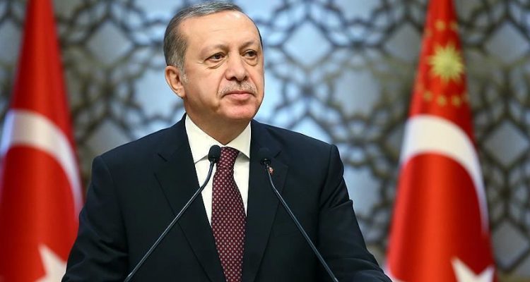 Άρθρο Erdogan στο POLITICO: «Βαρώνος πολέμου ο Haftar»