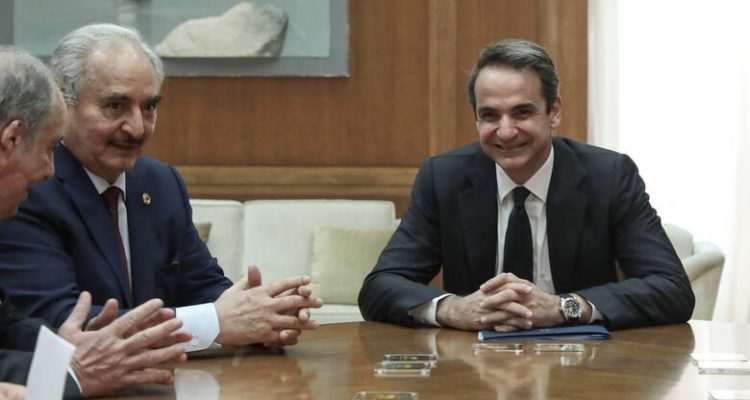 Την κατάσταση στη Λιβύη συζήτησαν Μητσοτάκης-Haftar