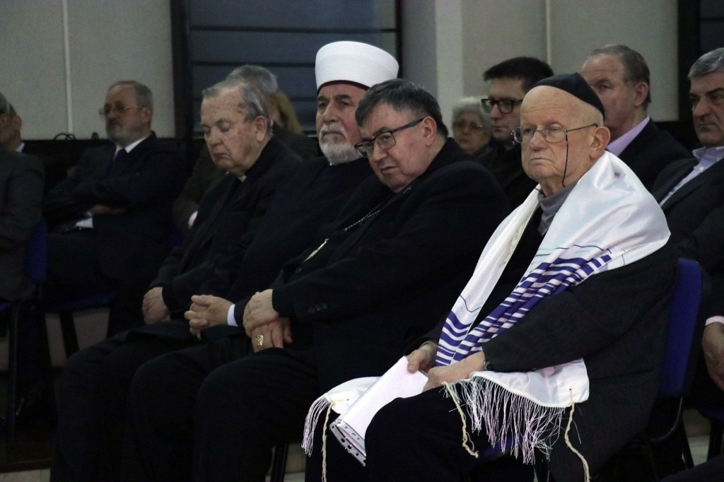 Finci: Δεν υπάρχει αντισημιτισμός στη Β-Ε, αλλά υπάρχει ξενοφοβία και παρεξηγήσεις μεταξύ των εθνοτικών ομάδων
