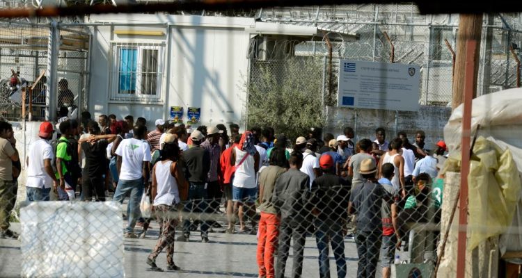 Αναβρασμός στα νησιά, διαφωνούν με τις επιτάξεις και τις κλειστές δομές