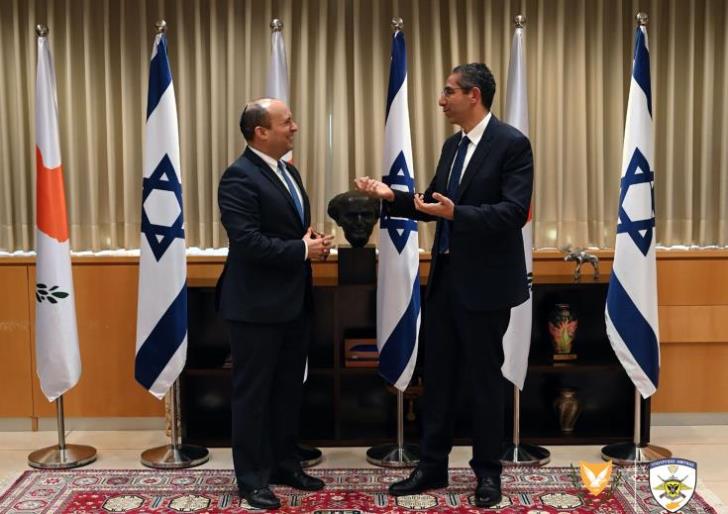 Κύπρος: Τις εξελίξεις στην περιοχή συζήτησαν οι Υπουργοί Άμυνας Κύπρου-Ισραήλ