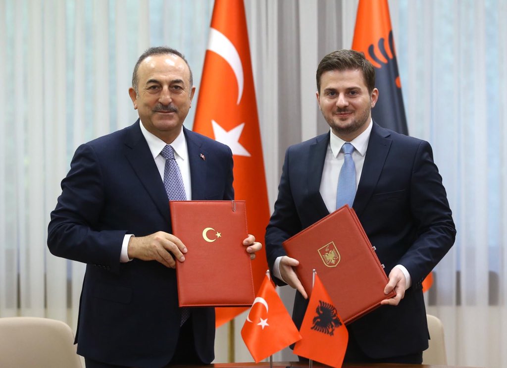 Αλβανία: Τα Τίρανα επισκέφθηκε ο Cavusoglu, συναντήθηκε με τον Cakaj
