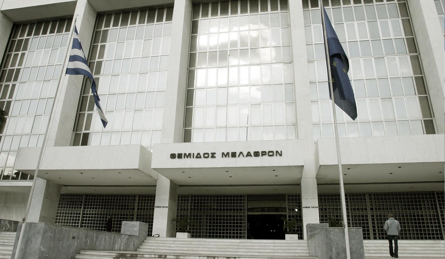 Υπόθεση Novartis: Ούτε η δεύτερη προστατευόμενη μάρτυρας εμφανίστηκε στην επιτροπή. Στον Άρειο Πάγο ο ΣΥΡΙΖΑ