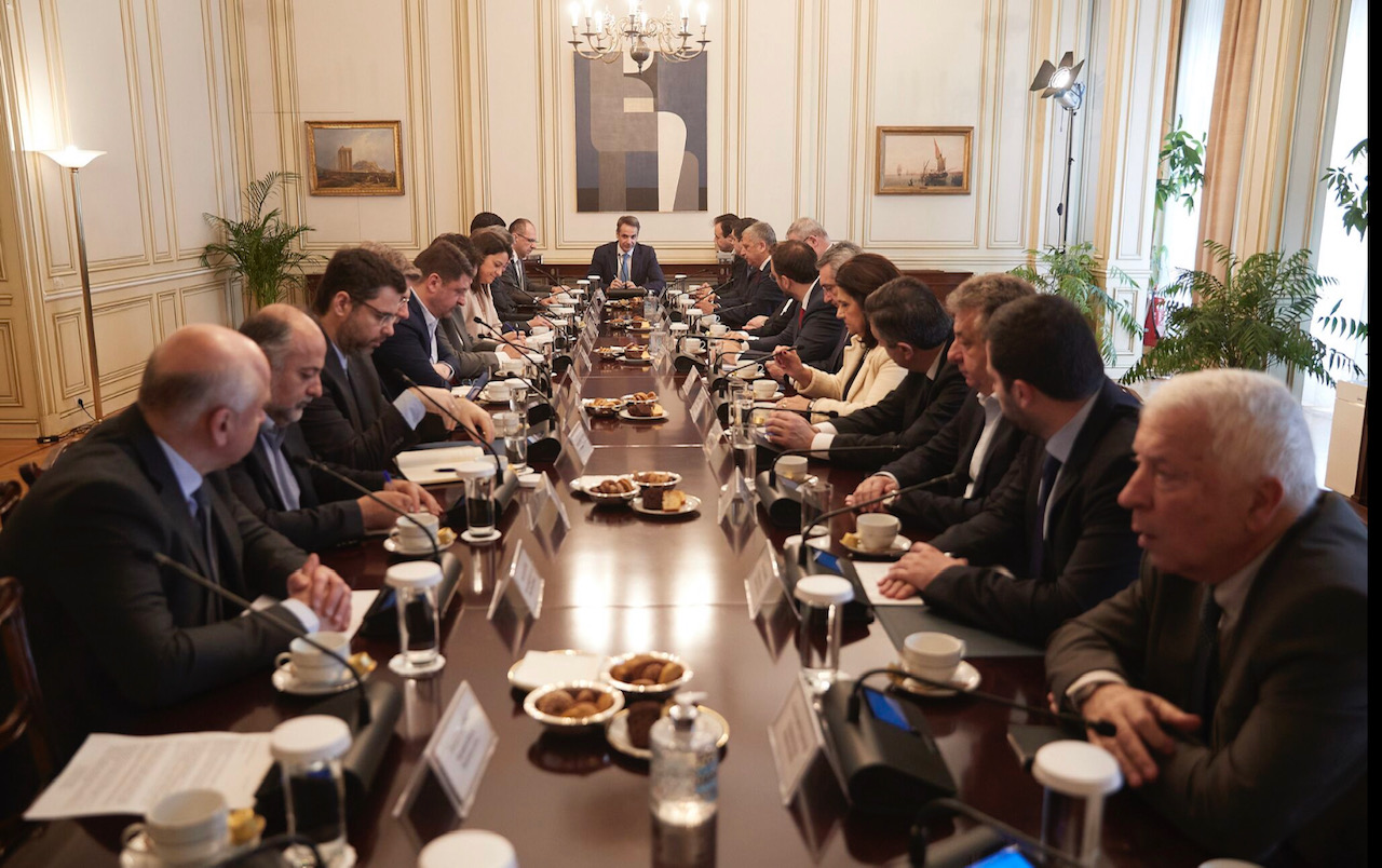 Ελλάδα: Σύσκεψη κεντρικής και περιφερειακής διοίκησης στη σκιά του κορωνοϊού