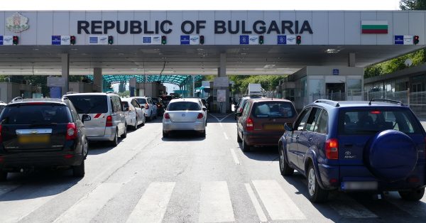 Βουλγαρία: Έντονη κυκλοφορία στα σύνορα με Τουρκία και Ρουμανία, περιορισμό στην είσοδο από επικίνδυνες χώρες