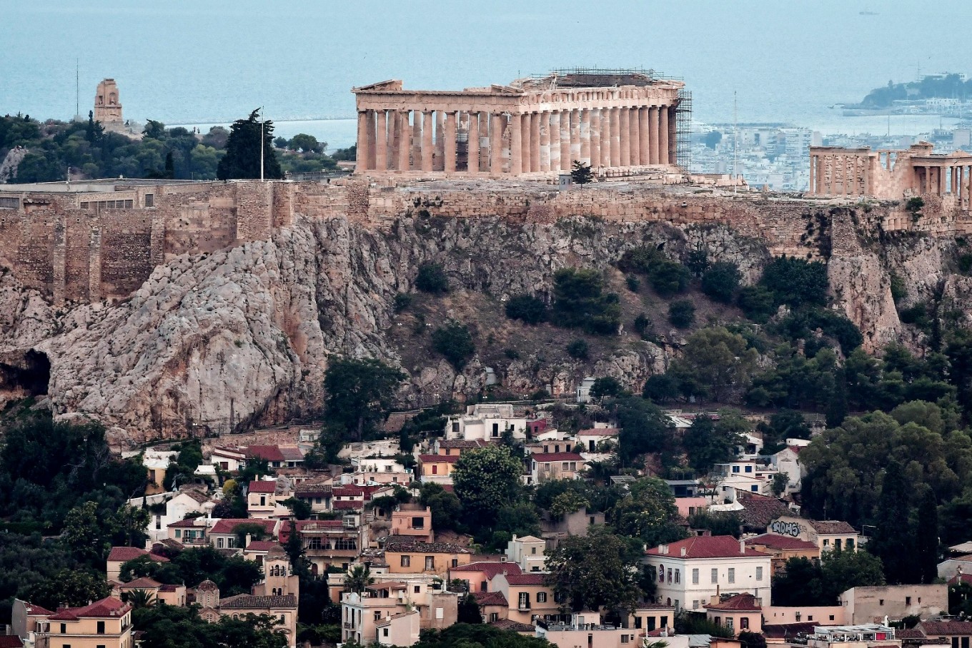 Οι Έλληνες συμμορφώθηκαν με τους περιορισμούς του Πάσχα για τον COVID-19, ανοίγοντας το δρόμο για χαλάρωση
