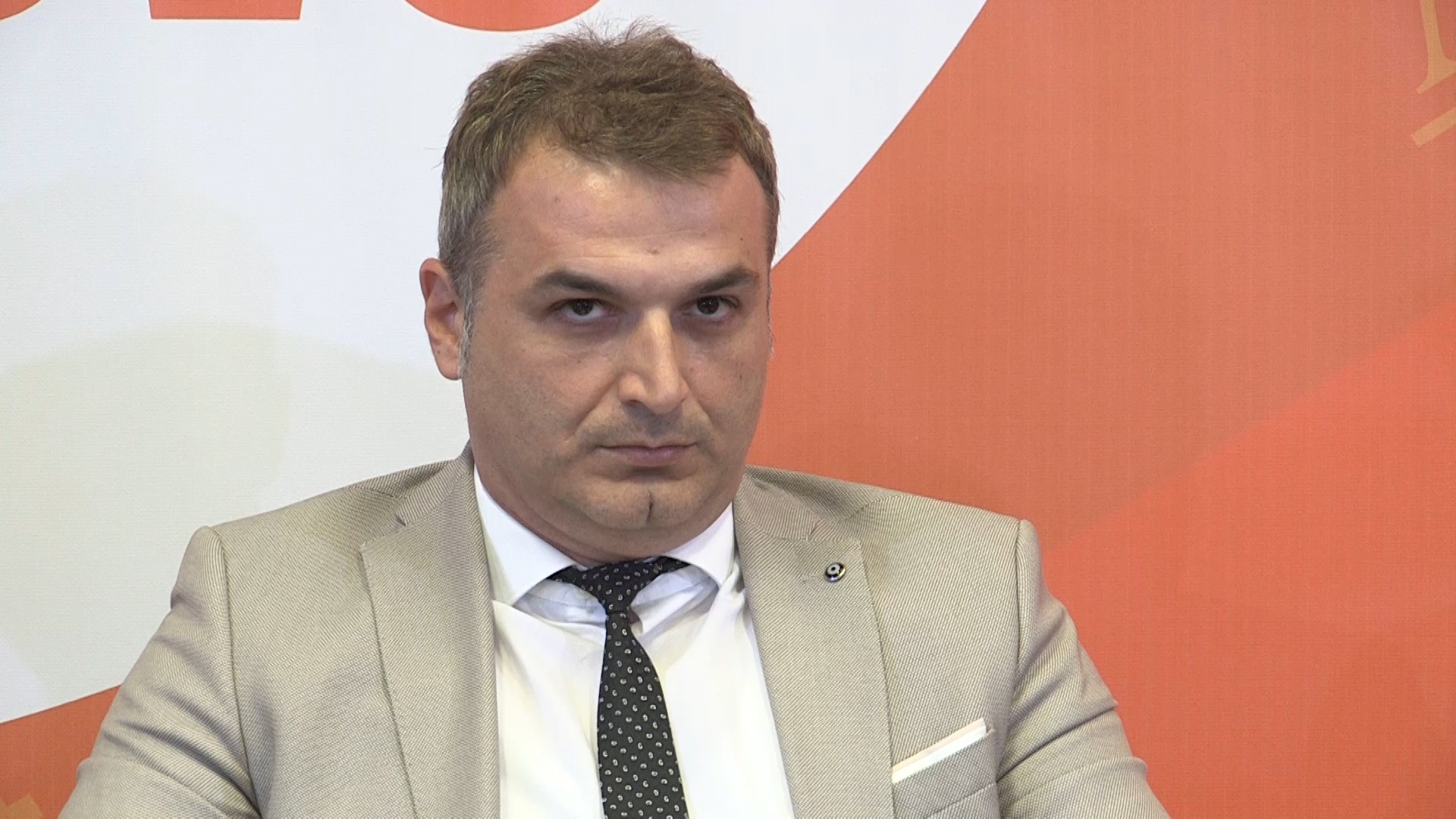 Κοσσυφοπέδιο: Απολύθηκε ο Διευθυντής Πολιτικής Αεροπορίας