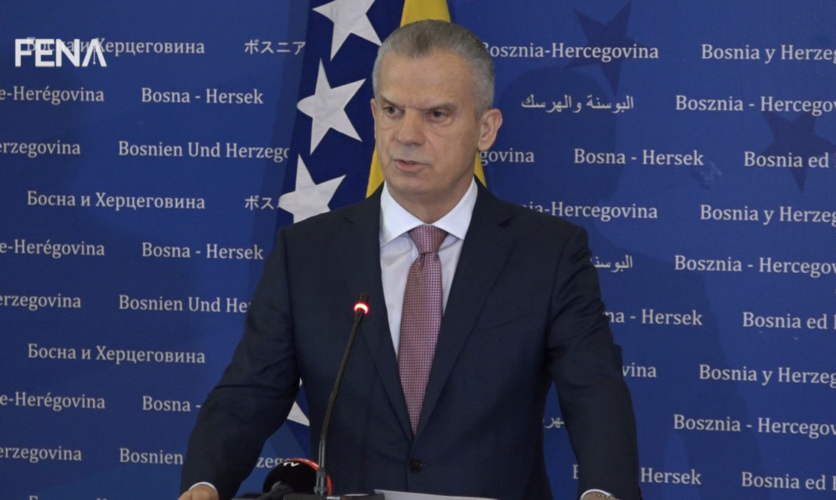 Β-Ε: Παραιτήθηκε ο υπουργός Ασφαλείας