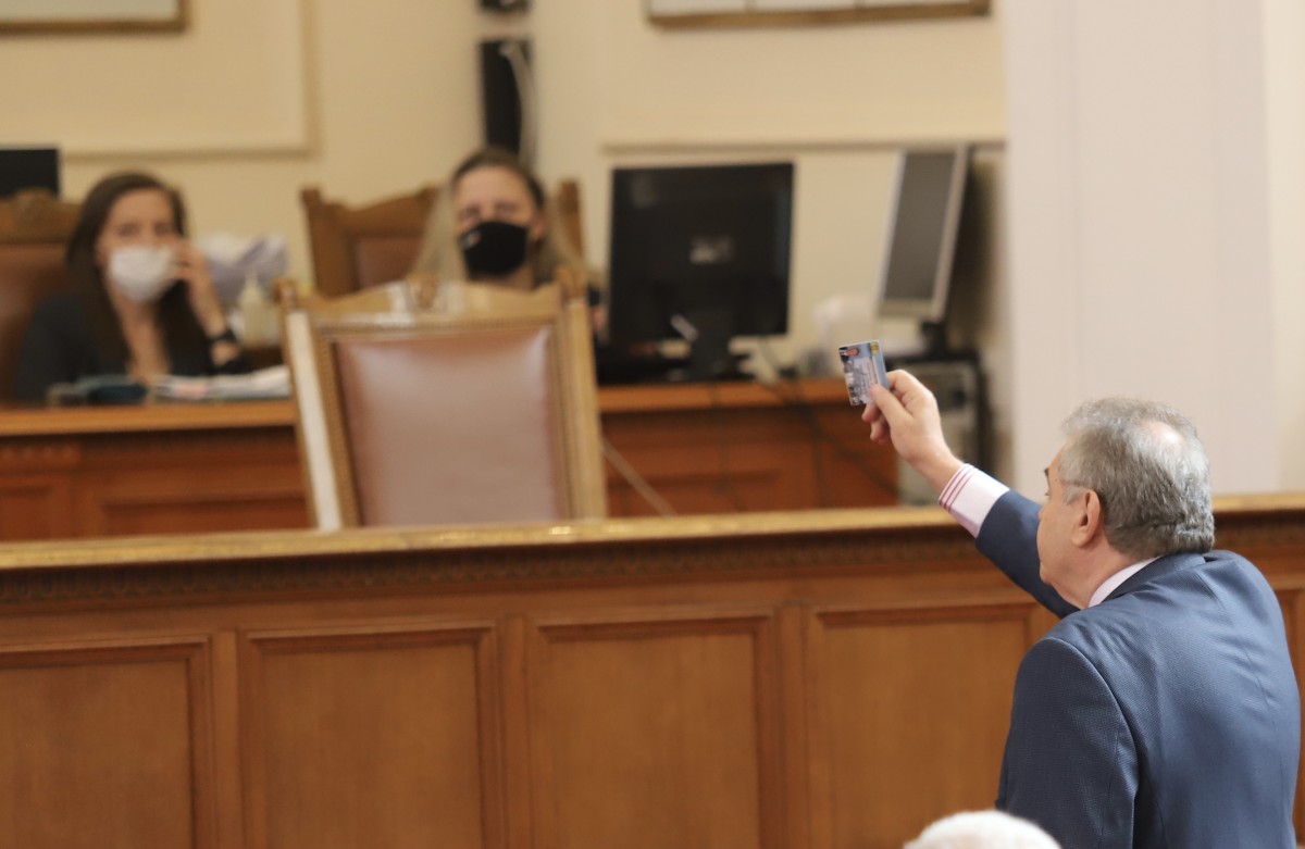 Βουλγαρία: Οι βουλευτές αρνούνται και πάλι να φορέσουν μάσκες