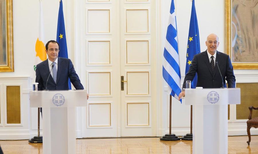 Ελλάδα: Συνάντηση Δένδια-Χριστοδουλίδη με το βλέμμα στην Τουρκία