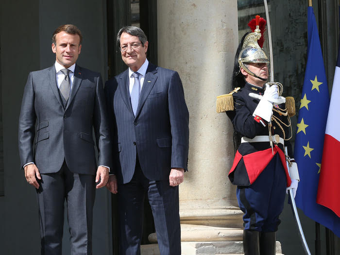 Την αλληλεγγύη της Γαλλίας προς Κύπρο και Ελλάδα εξέφρασε ο Μακρόν από το Παρίσι