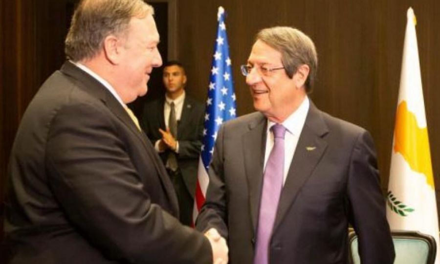 Κύπρος: Τηλεφωνική επικοινωνία Αναστασιάδη Pompeo