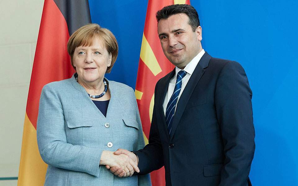 Βόρεια Μακεδονία: Συγχαρητήρια Merkel στον Zaev για την επανεκλογή του