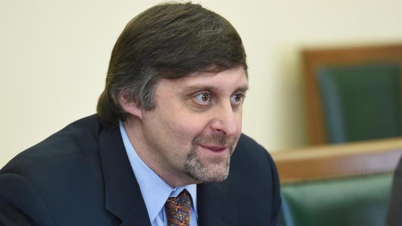 B-E: Επίσημη επίσκεψη του Palmer στο Σεράγεβο
