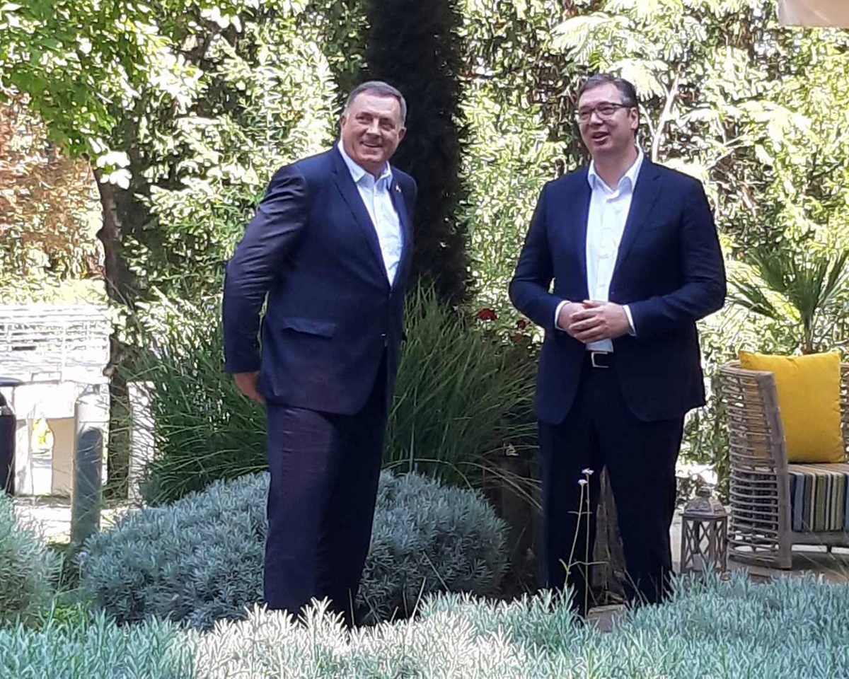 Β-Ε: Στο Βελιγράδι ο Dodik, συναντήθηκε με Vučić